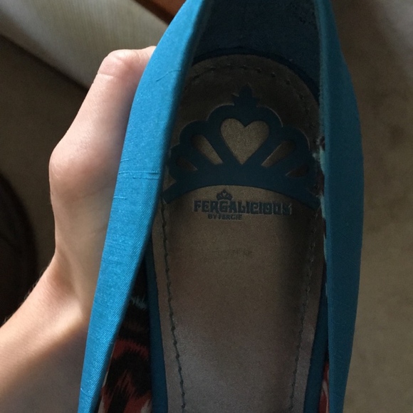 Fergalicious by Fergie turquoise platform pumps - Picture 6 of 6